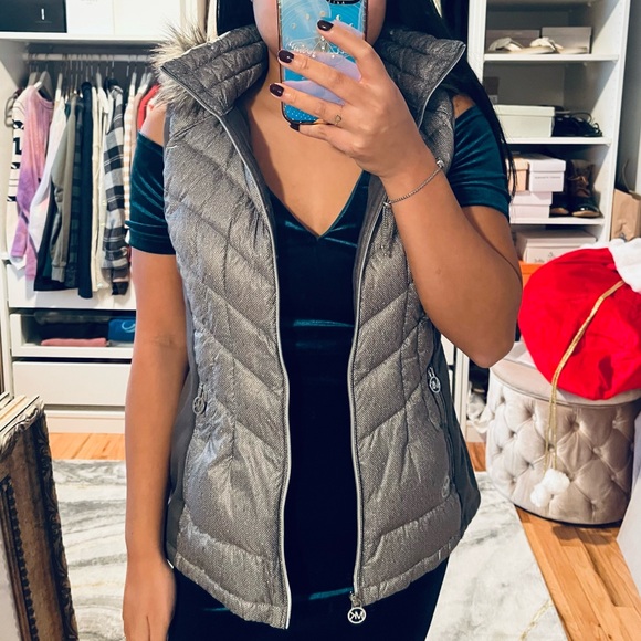 MICHAEL MICHAEL KORS Fur Hood Vest - Picture 2 of 5